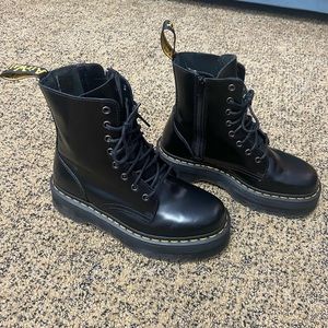 Dr martens platform boots